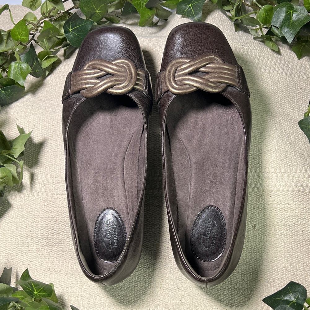 💥Vintage Clarks Women's Dark Brown Leather Flats  with Knot Detail
